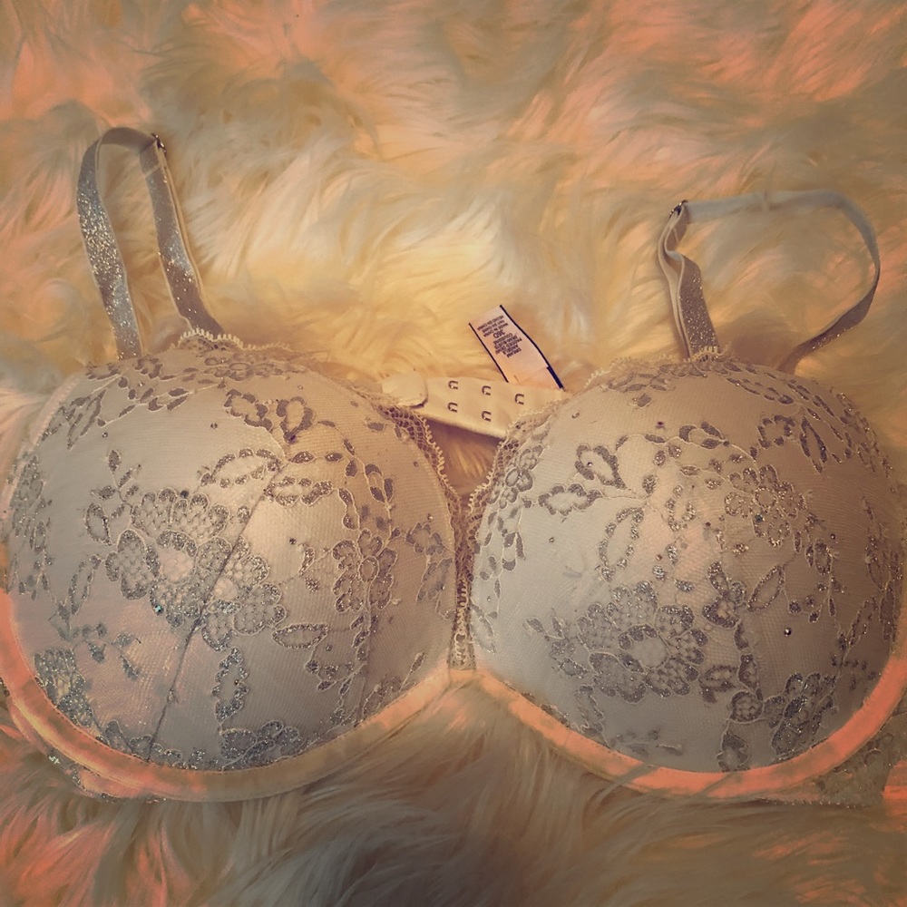 Victoria’s Secret Dream Angels push-up bra